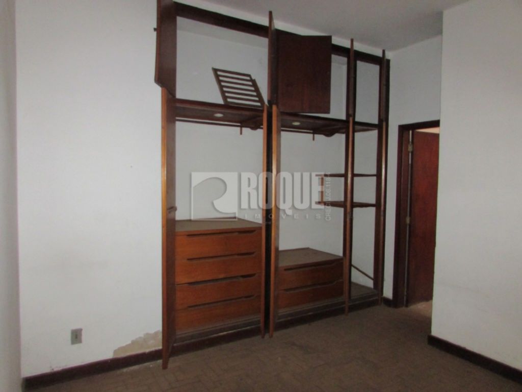 Casa Residencial à venda no bairro Centro: 