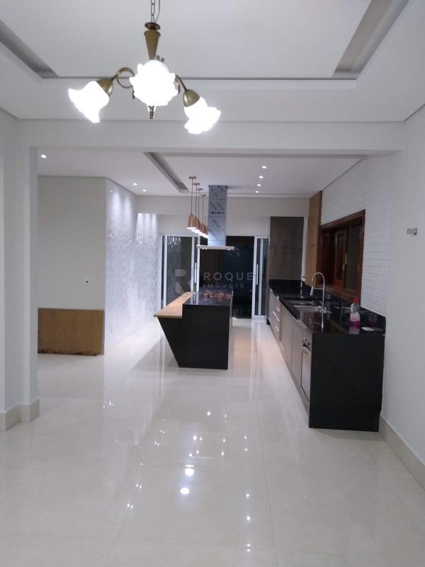 Casa em condomínio à venda no bairro Villa San Marino: 