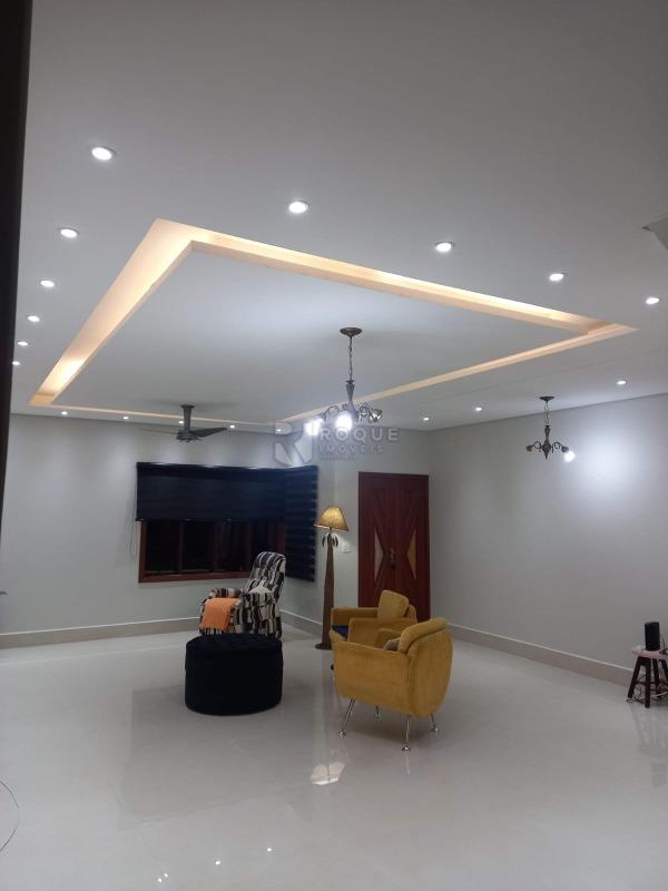 Casa em condomínio à venda no bairro Villa San Marino: 