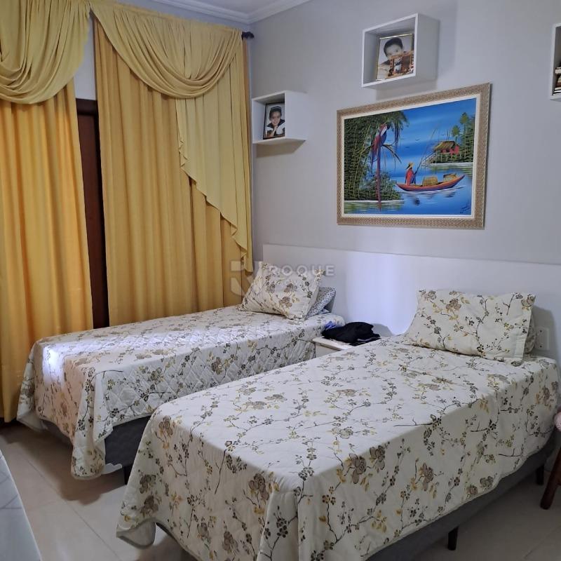 Casa em condomínio à venda no bairro Villa San Marino: 