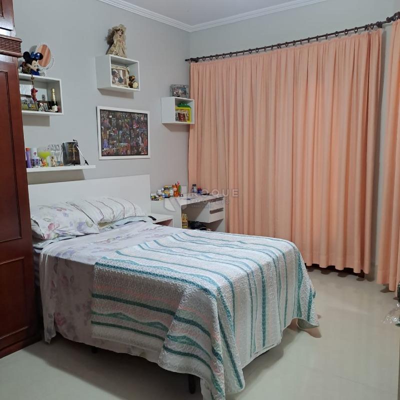 Casa em condomínio à venda no bairro Villa San Marino: 