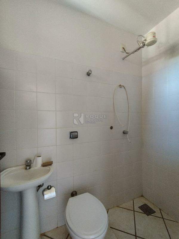 Casa em condomínio para aluguel no bairro Jardim Residencial Monsenhor Rossi: WC fundo 