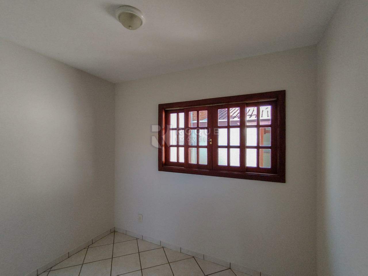 Casa em condomínio para aluguel no bairro Jardim Residencial Monsenhor Rossi: Dormitório  fundo 