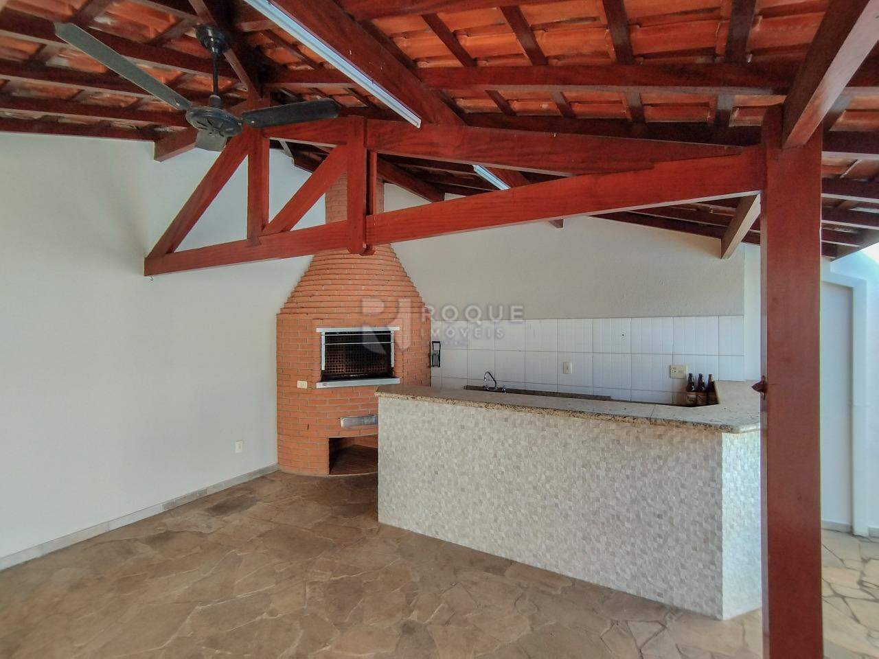 Casa em condomínio para aluguel no bairro Jardim Residencial Monsenhor Rossi: Churrasqueira 