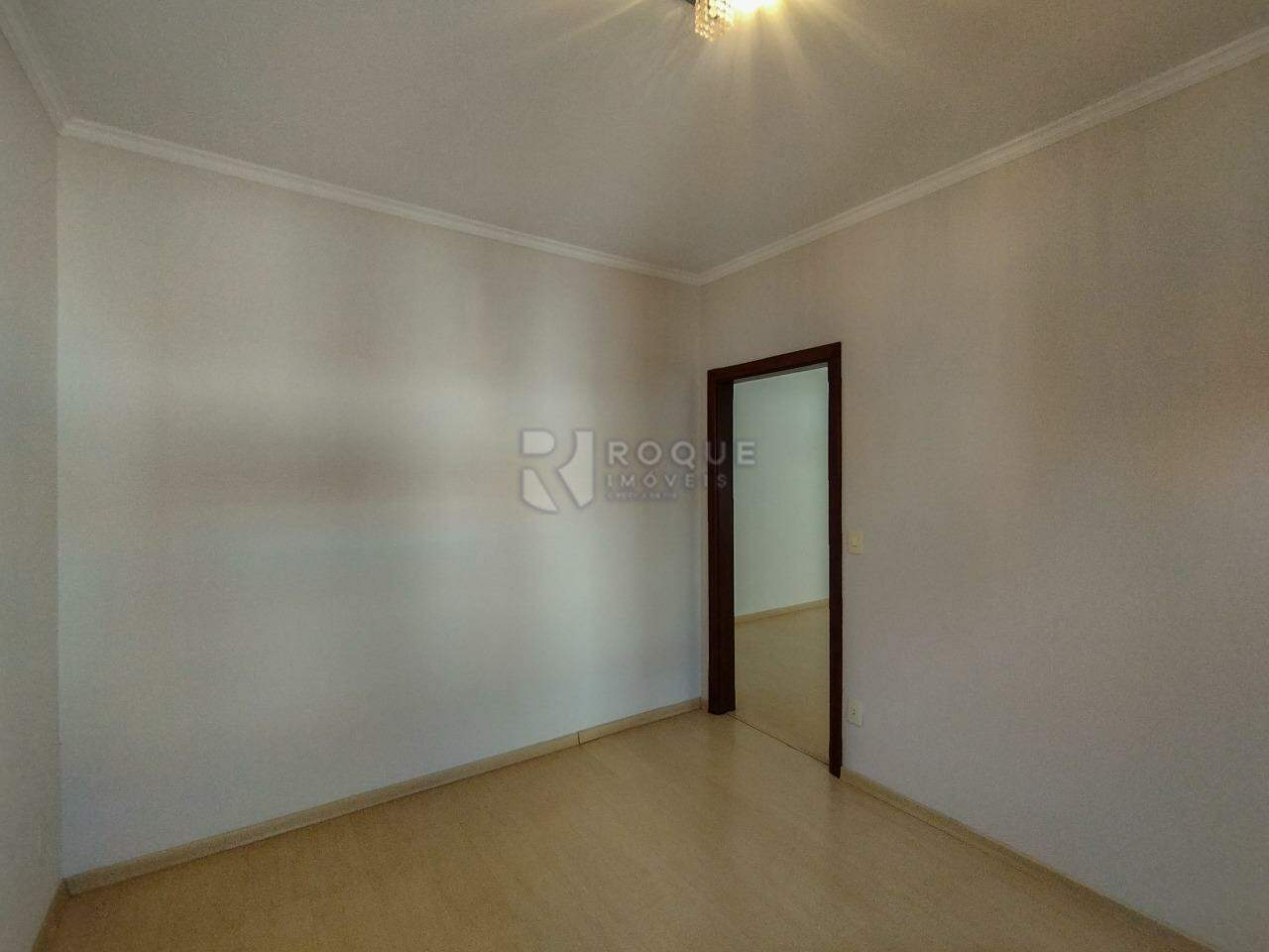 Casa em condomínio para aluguel no bairro Jardim Residencial Monsenhor Rossi: Hall