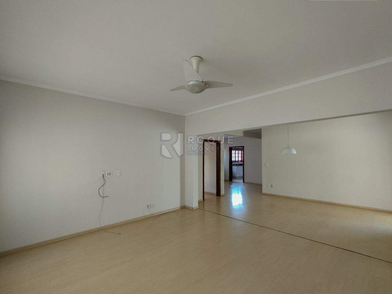Casa em condomínio para aluguel no bairro Jardim Residencial Monsenhor Rossi: Sala 
