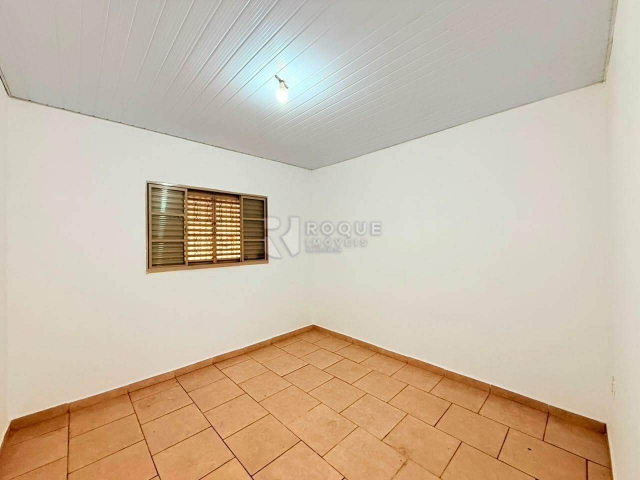 Casa Residencial para aluguel no bairro Centro: Dormitório 01