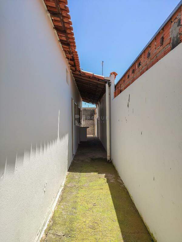 Casa Residencial para aluguel no bairro Jardim Nossa Senhora do Amparo: Corredor 