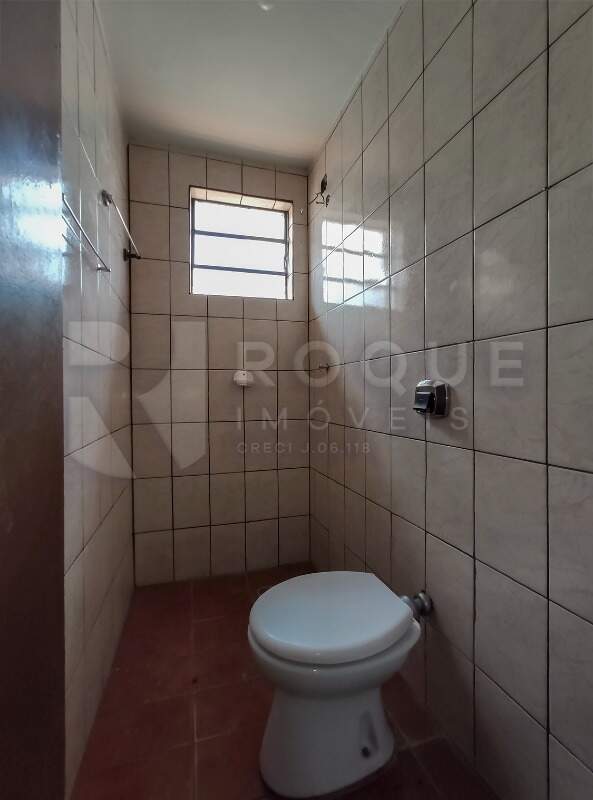 Casa Residencial para aluguel no bairro Conjunto Residencial Victor D’Andrea: WC 