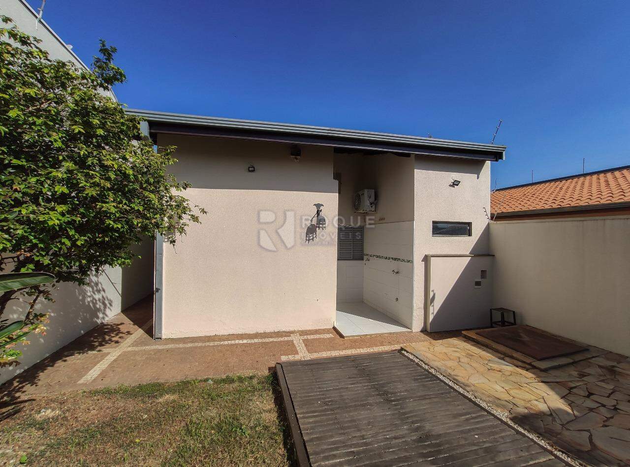 Casa Residencial para aluguel no bairro Jardim Santa Adélia: Fundo 