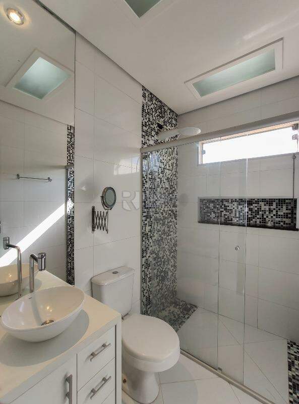 Casa Residencial para aluguel no bairro Jardim Santa Adélia: WC suíte 