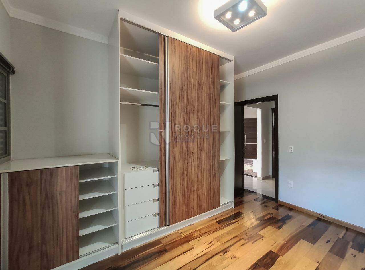 Casa Residencial para aluguel no bairro Jardim Santa Adélia: Dormitório 2 suíte 