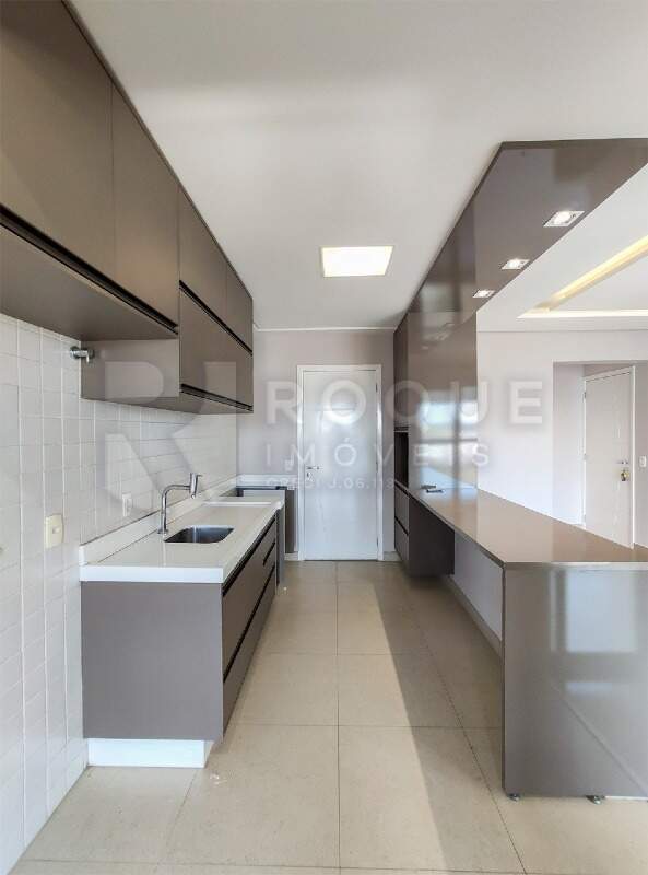 Apartamento para aluguel no bairro Jardim Aquárius: Cozinha