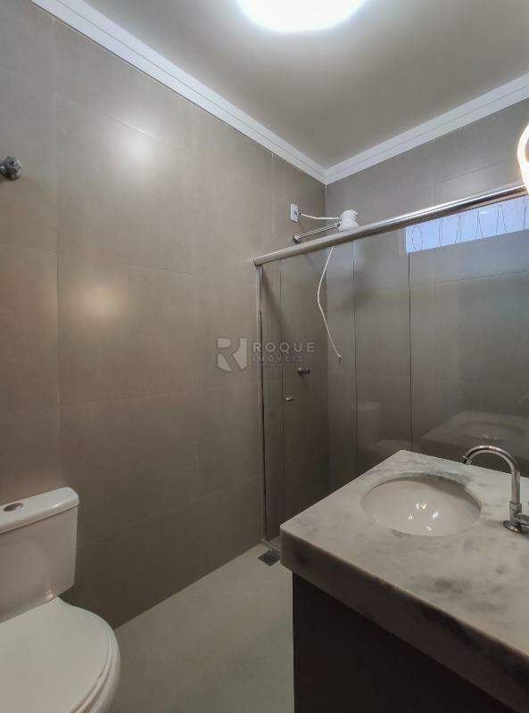 Casa Residencial para aluguel no bairro Jardim Esmeralda: WC suíte