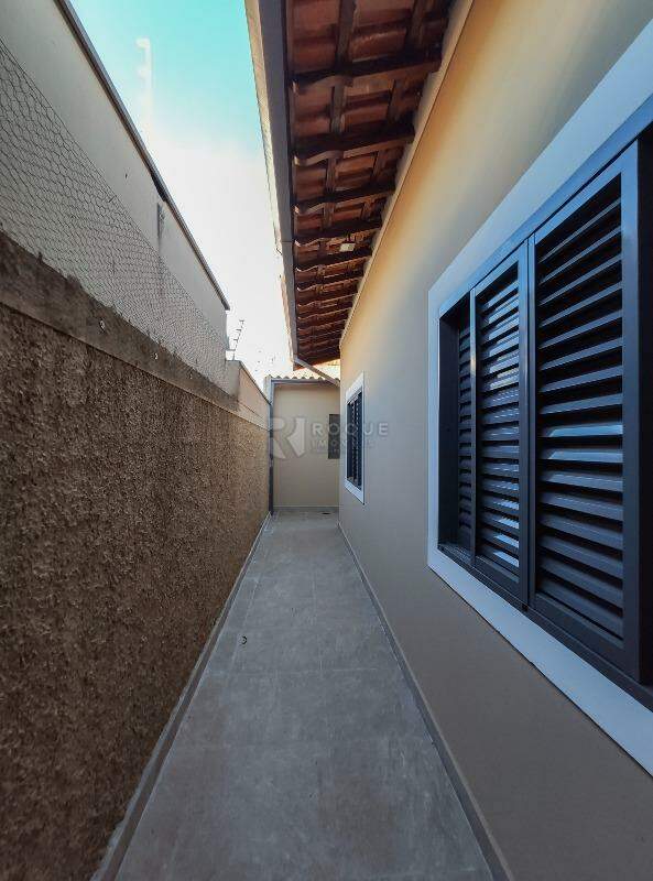 Casa Residencial para aluguel no bairro Jardim Esmeralda: Corredor