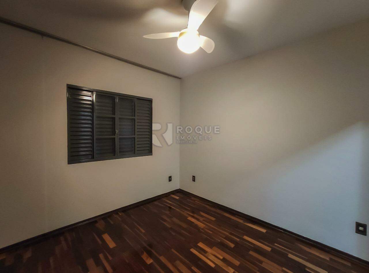Casa Residencial para aluguel no bairro Jardim Esmeralda: Dormitório 3 suíte