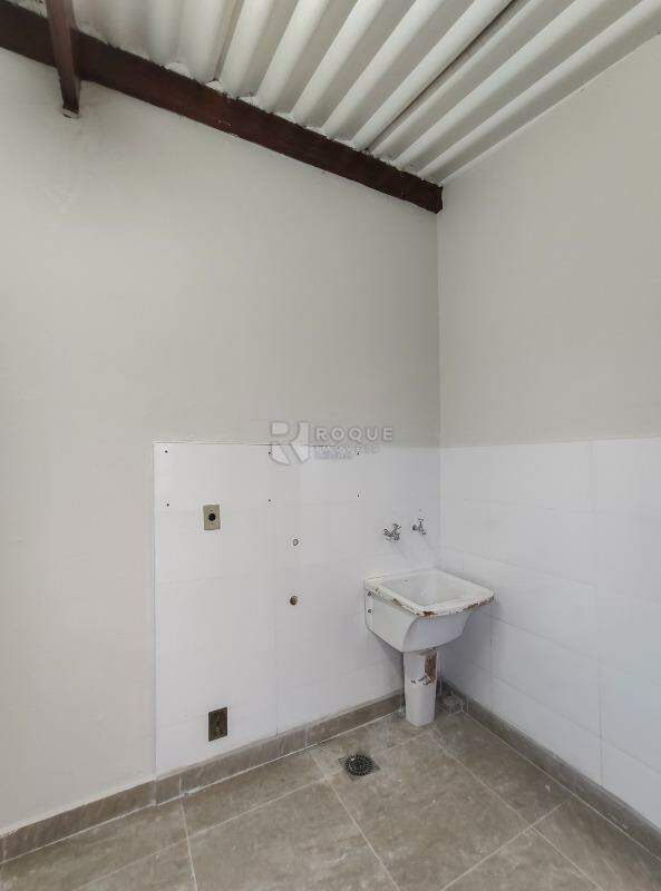 Casa Residencial para aluguel no bairro Jardim Esmeralda: Área de serviço
