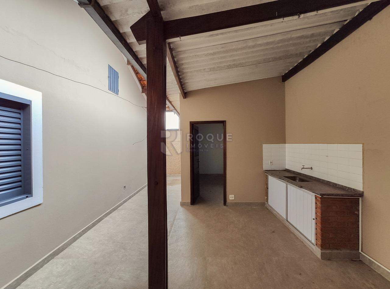 Casa Residencial para aluguel no bairro Jardim Esmeralda: Fundo / churrasqueira