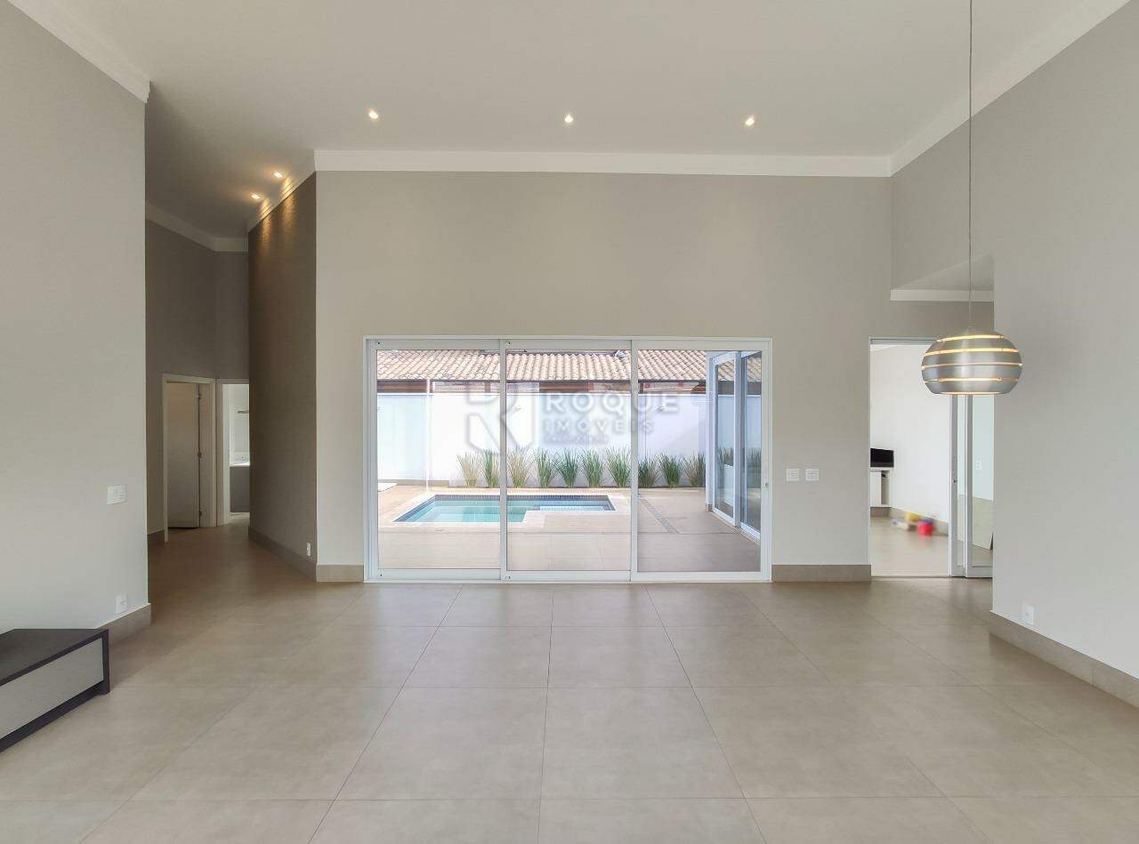 Casa em condomínio para aluguel no bairro Residencial Greville: Sala