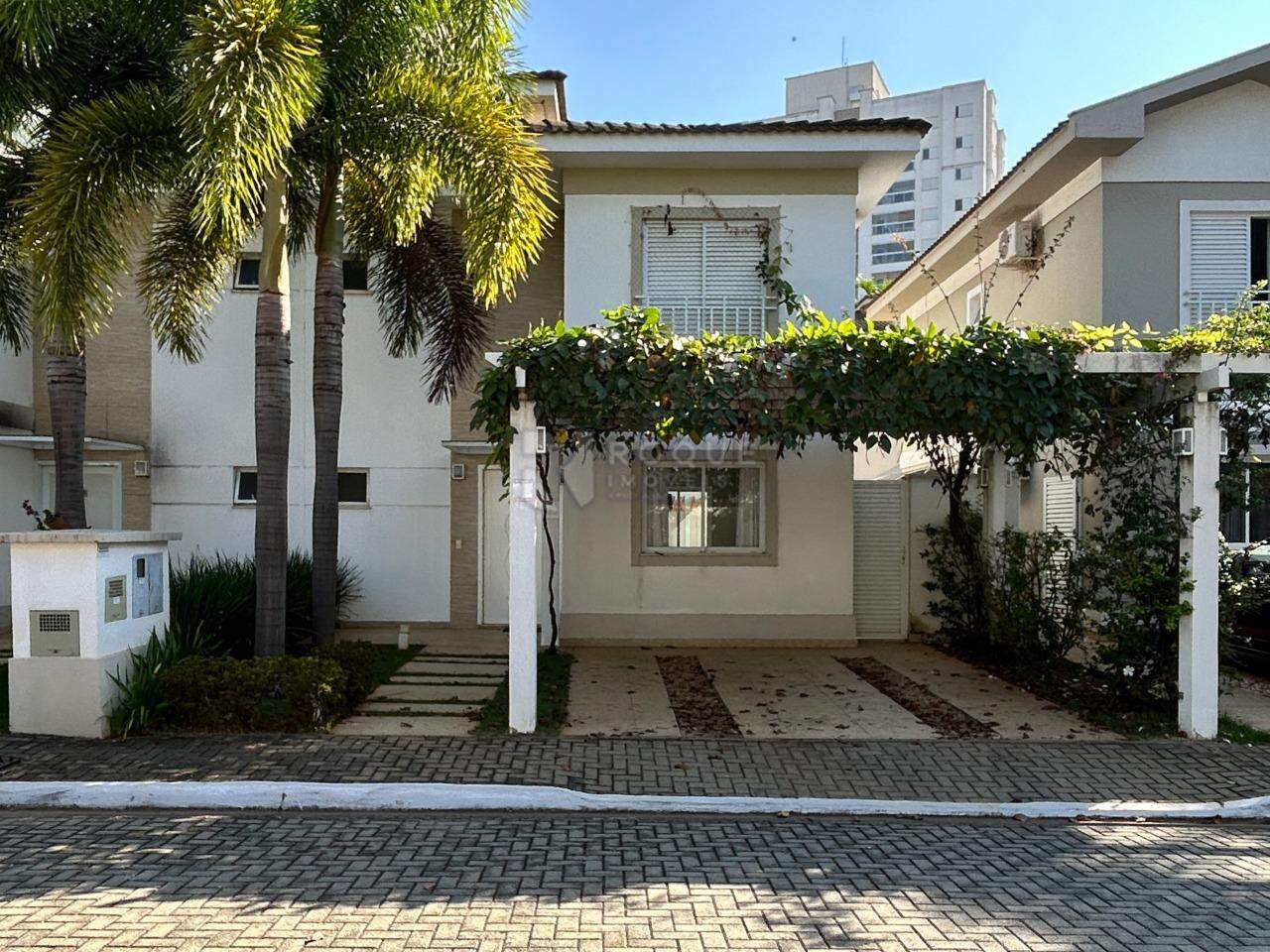 Casa em condomínio para aluguel no bairro Jardim Montezuma: Fachada 