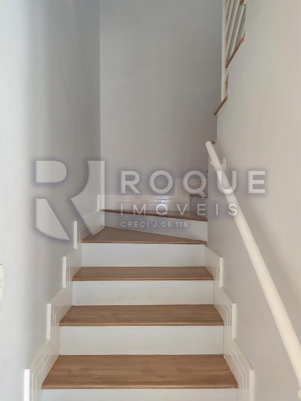 Casa em condomínio para aluguel no bairro Jardim Montezuma: Acesso segundo andar 