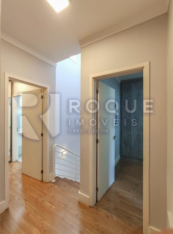 Casa em condomínio para aluguel no bairro Jardim Montezuma: Hall segundo andar 