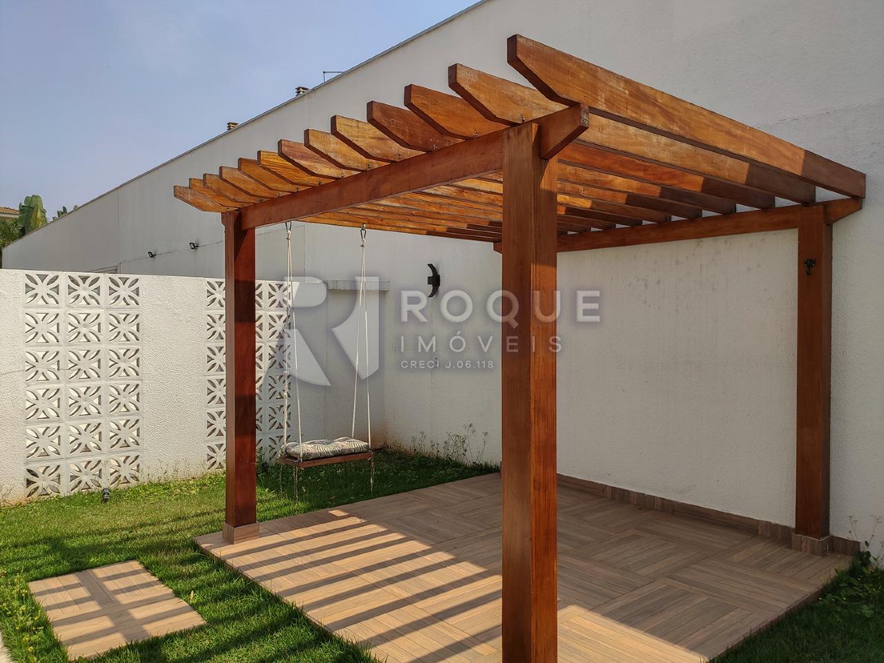 Casa em condomínio para aluguel no bairro Jardim Montezuma: Deck fundo 