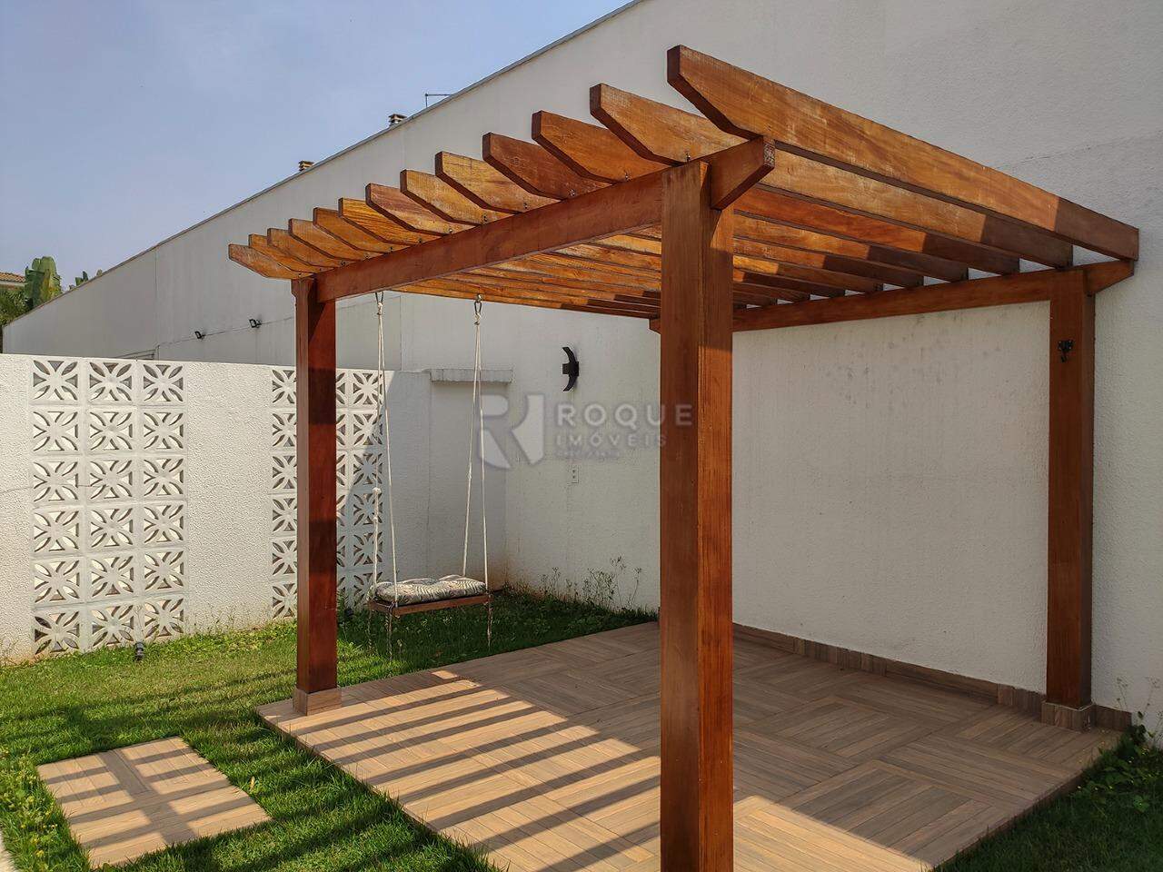 Casa em condomínio para aluguel no bairro Jardim Montezuma: Deck fundo