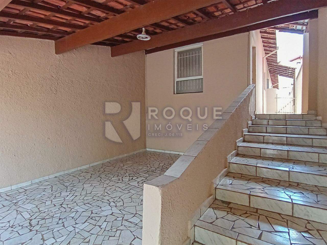 Casa Residencial para aluguel no bairro Jardim São Roque: Garagem 