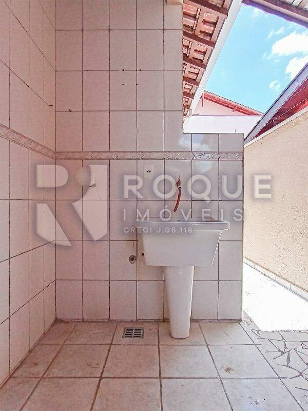 Casa Residencial para aluguel no bairro Jardim São Roque: Área de serviço 