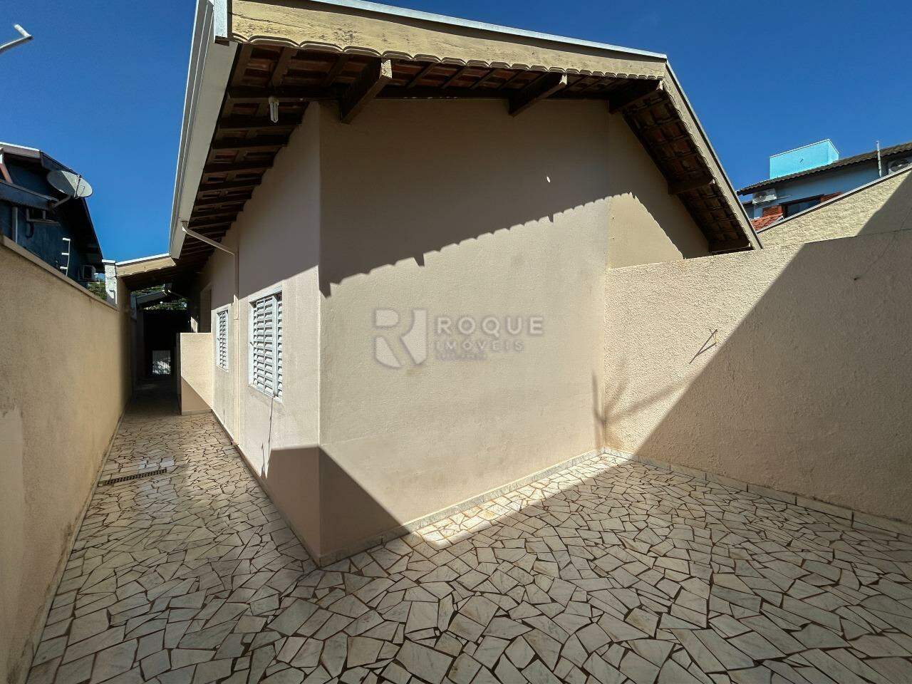 Casa Residencial para aluguel no bairro Jardim São Roque: Fundo 