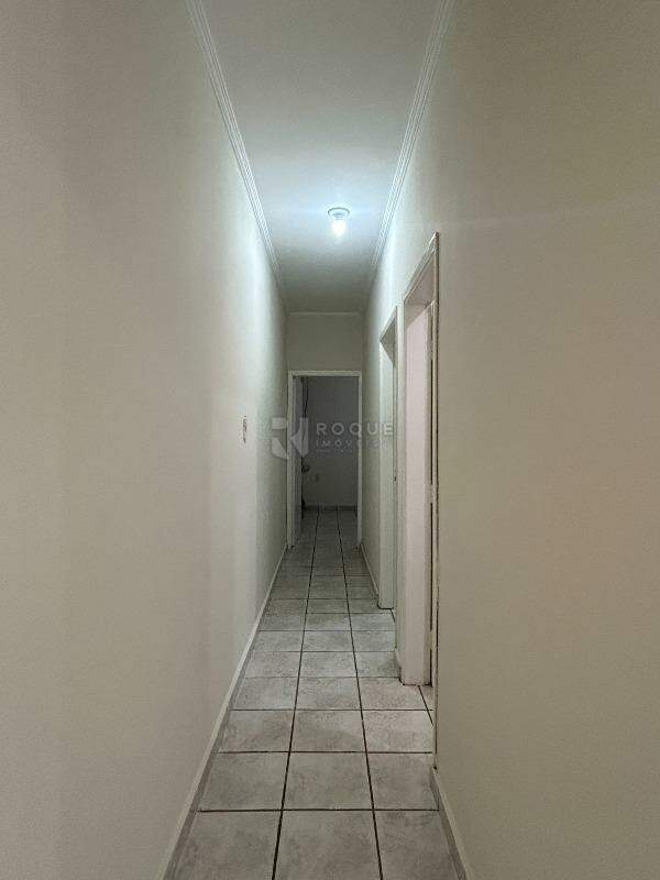 Casa Residencial para aluguel no bairro Jardim São Roque: Hall