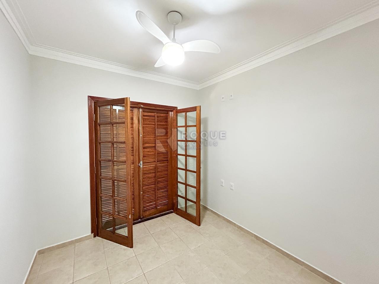 Casa em condomínio para aluguel no bairro Jardim Terras de Santa Elisa: Dormitório 1