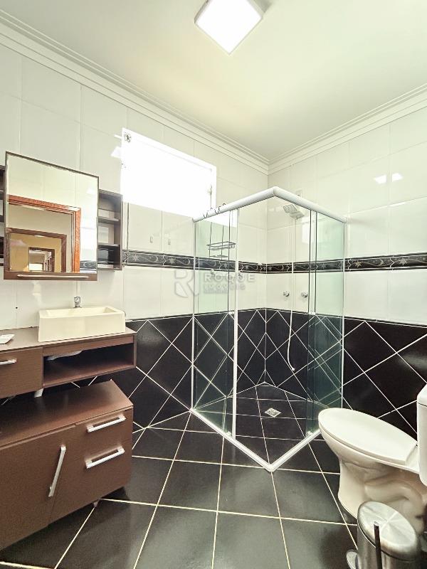 Casa em condomínio para aluguel no bairro Jardim Terras de Santa Elisa: WC suíte 