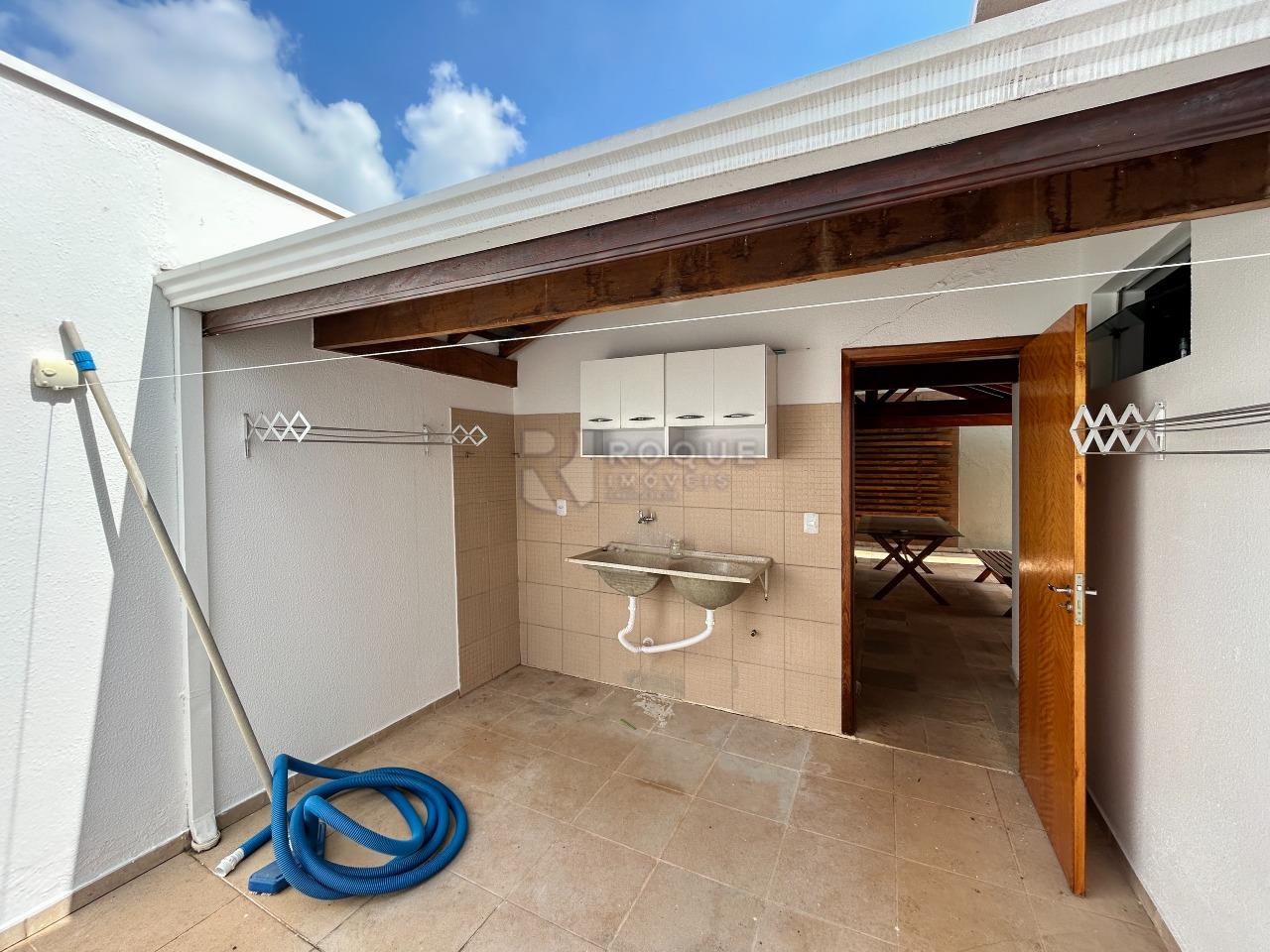 Casa em condomínio para aluguel no bairro Jardim Terras de Santa Elisa: Área de serviço 