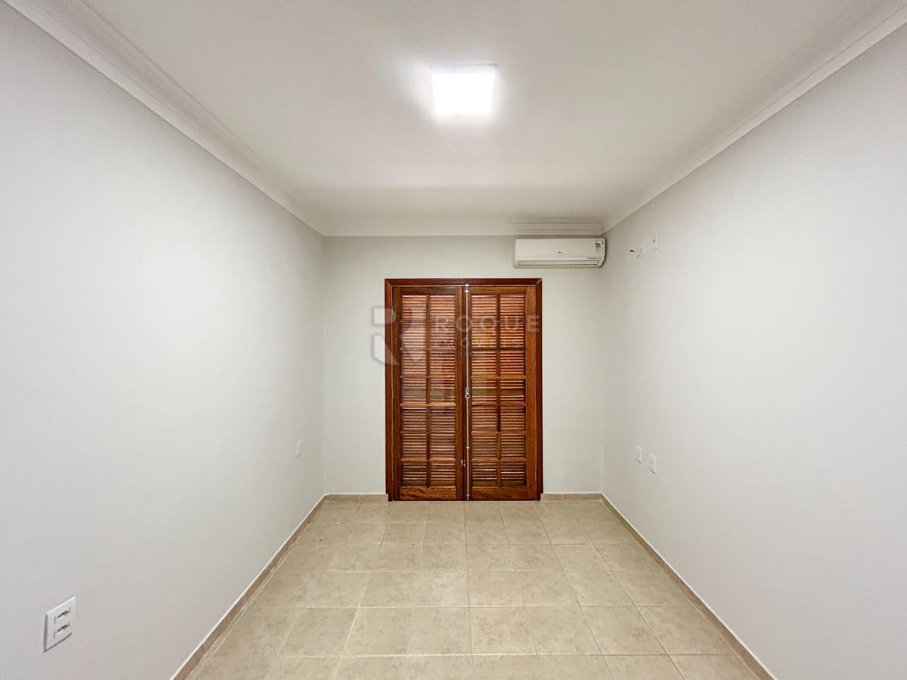 Casa em condomínio para aluguel no bairro Jardim Terras de Santa Elisa: Dormitório 3 suíte 