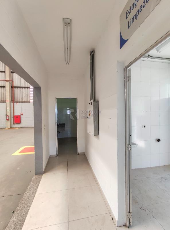 Barracão/Galpão para aluguel no bairro Condomínio Industrial Duas Barras: Hall vestiários