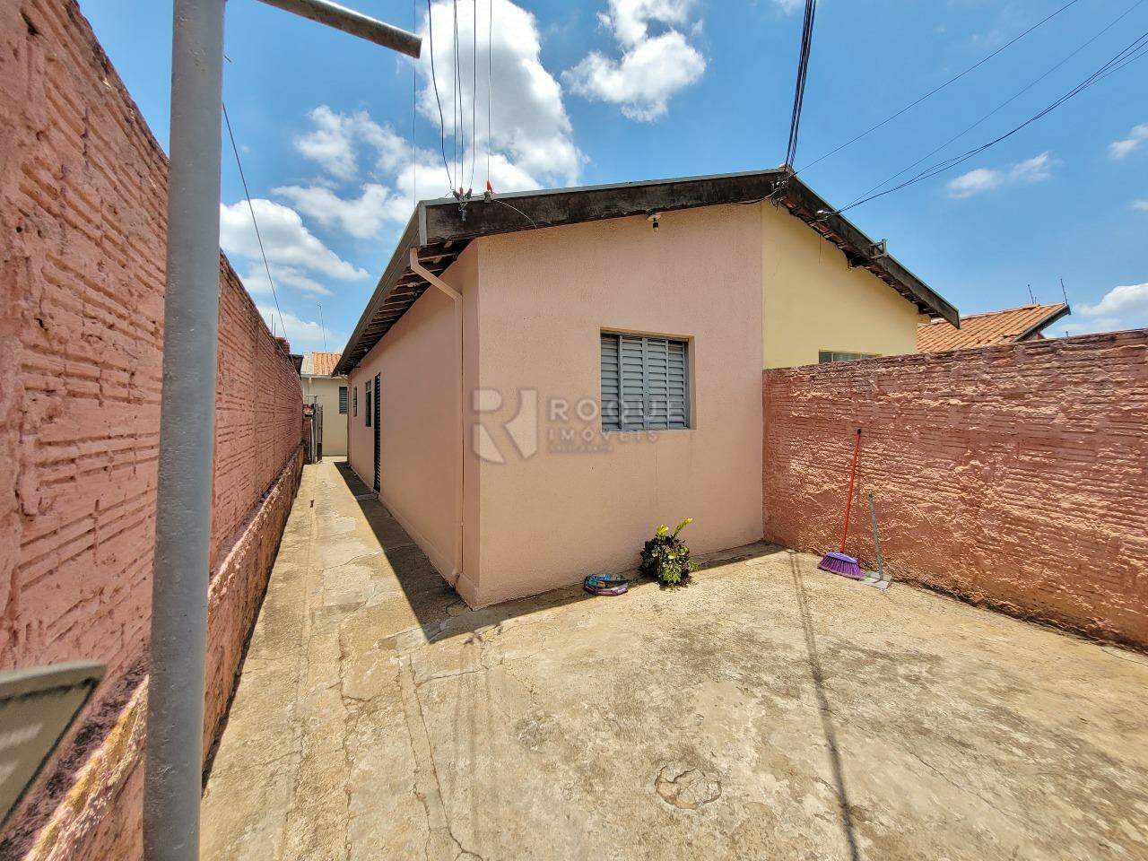 Casa Residencial para aluguel no bairro Parque Residencial Aeroporto: Entrada em comum