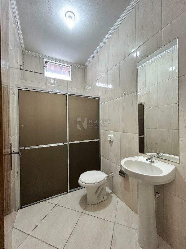 Casa Residencial para aluguel no bairro Jardim Rosa Marrafon Lucas: WC social 