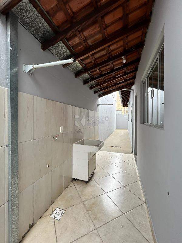 Casa Residencial para aluguel no bairro Jardim Rosa Marrafon Lucas: Área de serviço 