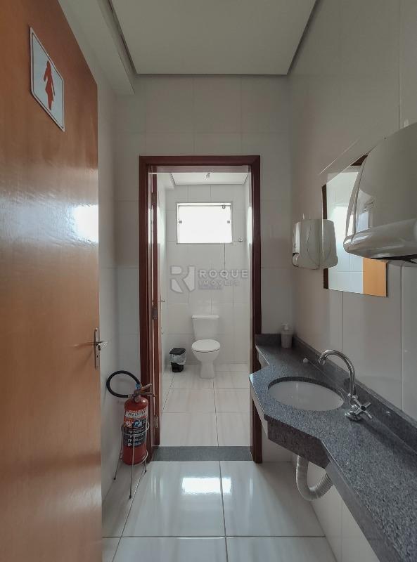 Salas/Conjuntos para aluguel no bairro Centro: WC em comum