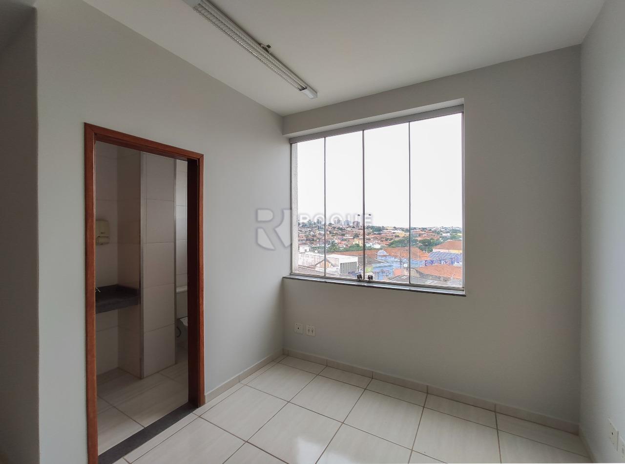 Salas/Conjuntos para aluguel no bairro Centro: Sala 