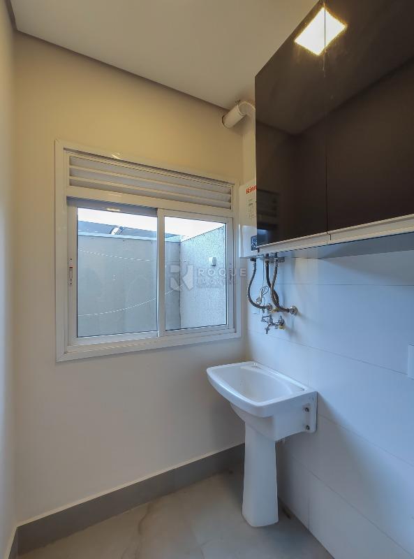 Apartamento para aluguel no bairro Desmembramento Oscar Antonio Breda: Área de serviço 