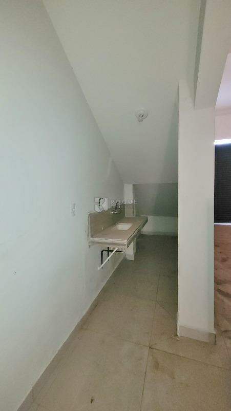 Salão para aluguel no bairro Vila São João: Salão cozinha