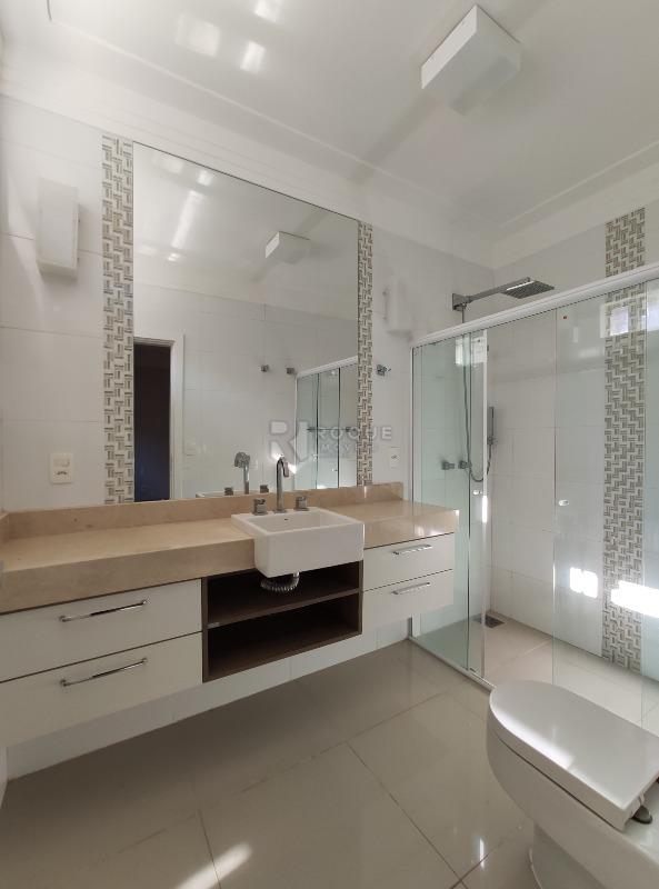 Casa em condomínio para aluguel no bairro Parque São Bento: WC Suíte 2