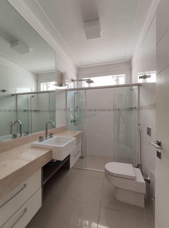 Casa em condomínio para aluguel no bairro Parque São Bento: WC Suíte 1