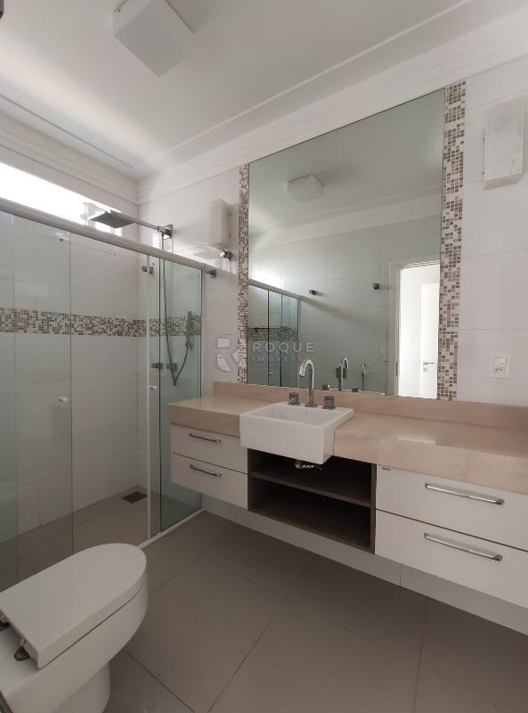 Casa em condomínio para aluguel no bairro Parque São Bento: WC Suíte 3