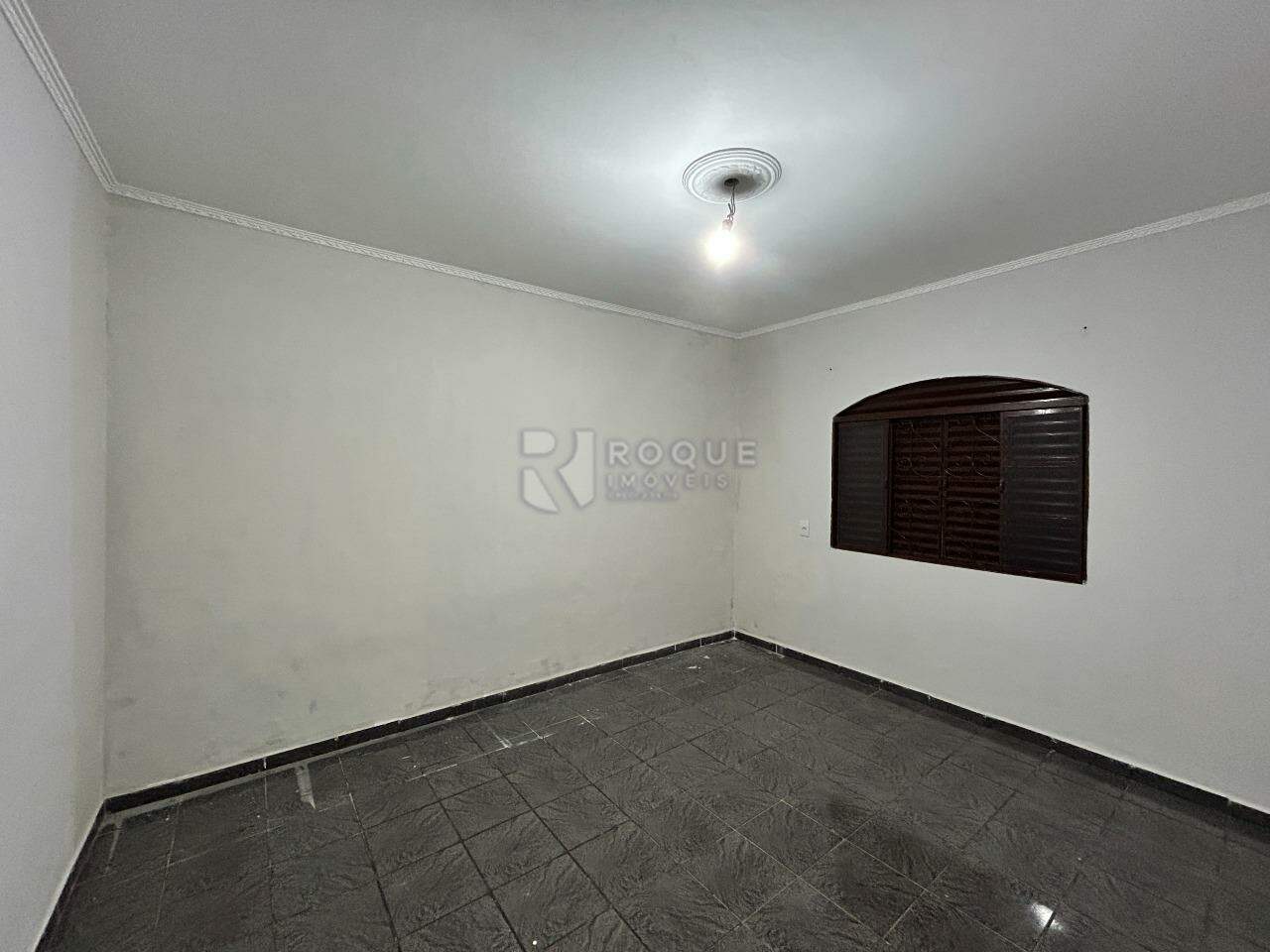 Casa Residencial para aluguel no bairro Conjunto Habitacional Victor DAndrea: Dormitório 3