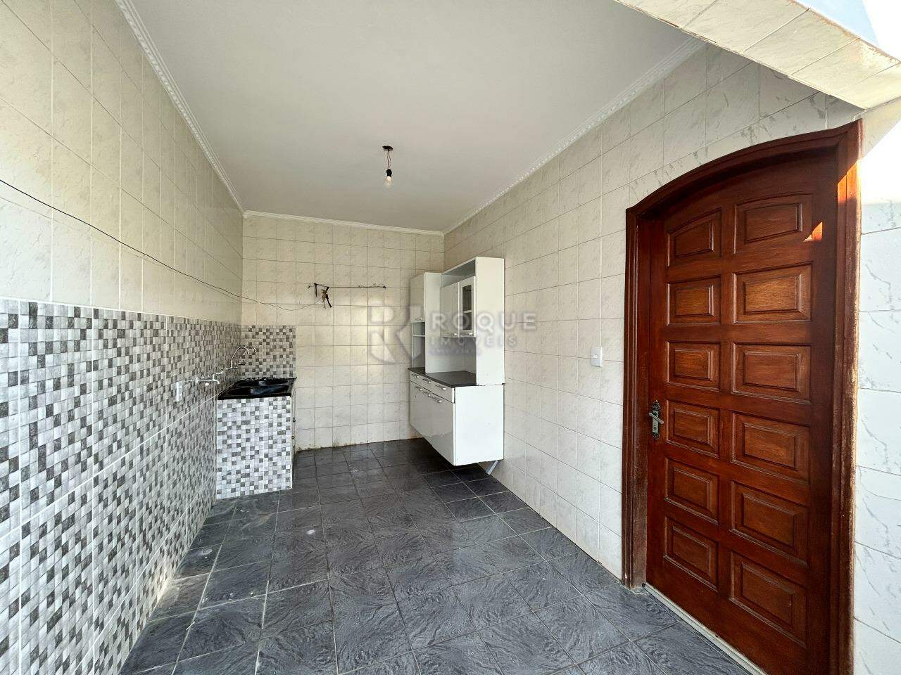 Casa Residencial para aluguel no bairro Conjunto Habitacional Victor DAndrea: Área de serviço