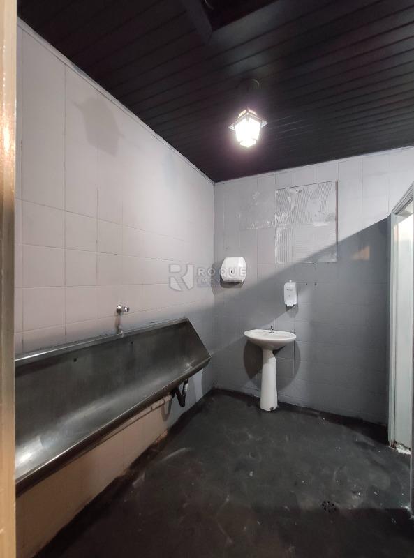 Salão para aluguel no bairro Vila Camargo: WC social 1